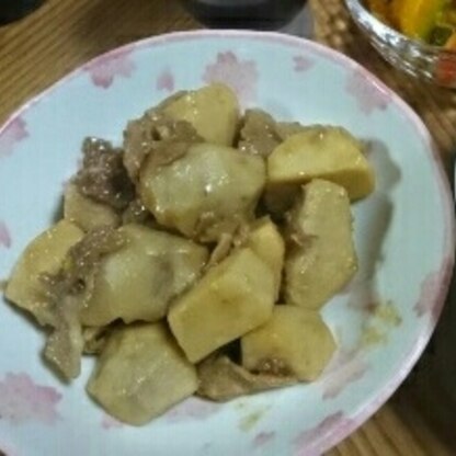 里芋を主役に持ってくるのは初めてでした。甘辛味と豚肉の旨味が染みていて美味しかったです。